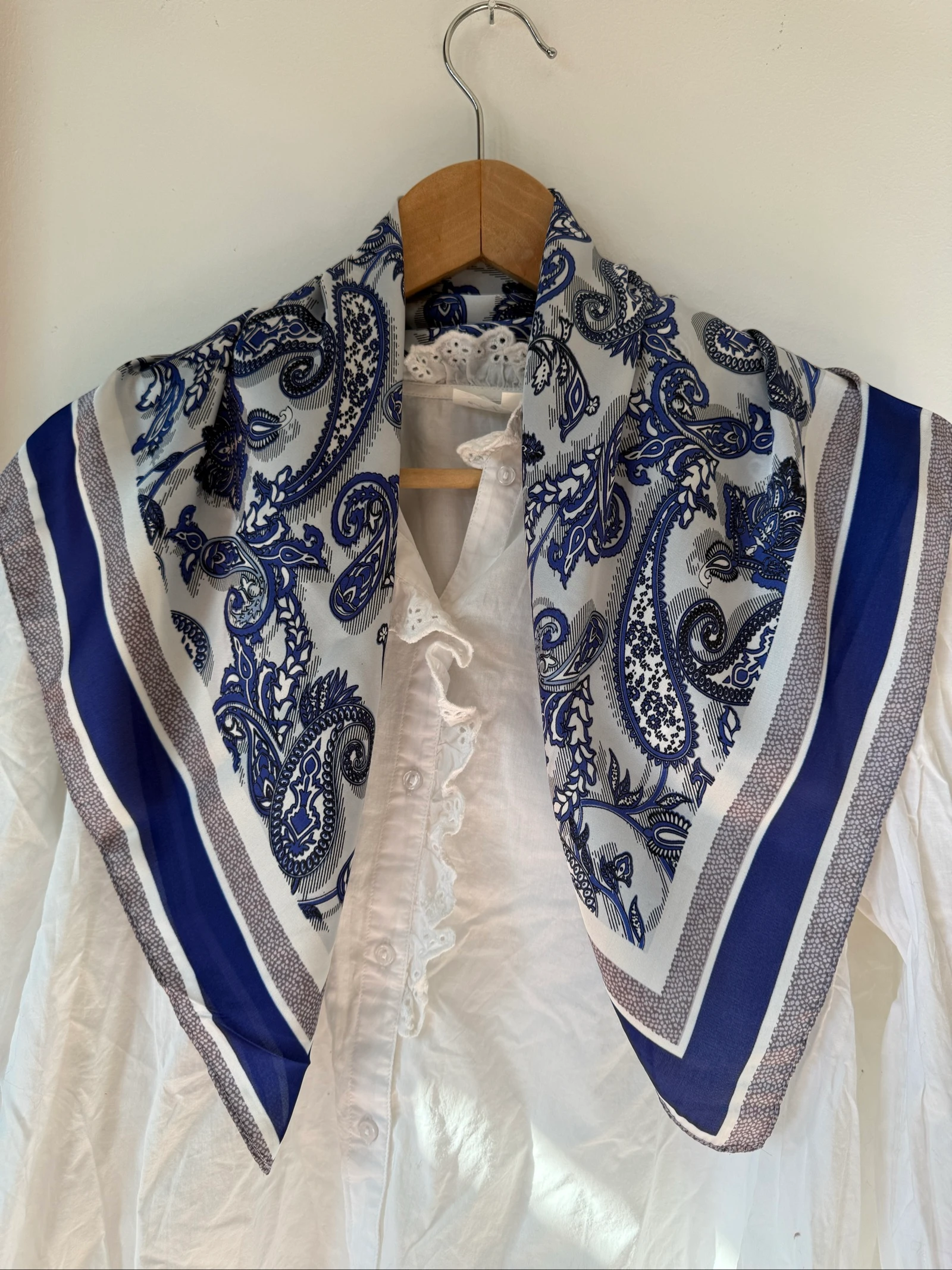 Foulard chic bleu électrice 70x70 – photo 2